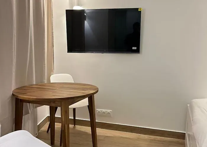 Modern Near Pantheon Appartement Parijs